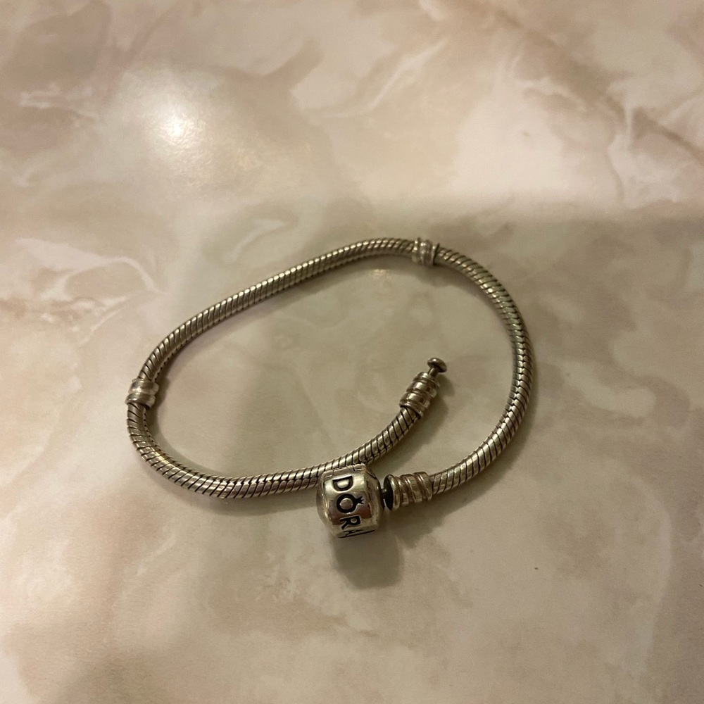 Pandora moments 7” snake charm clasp bracelet